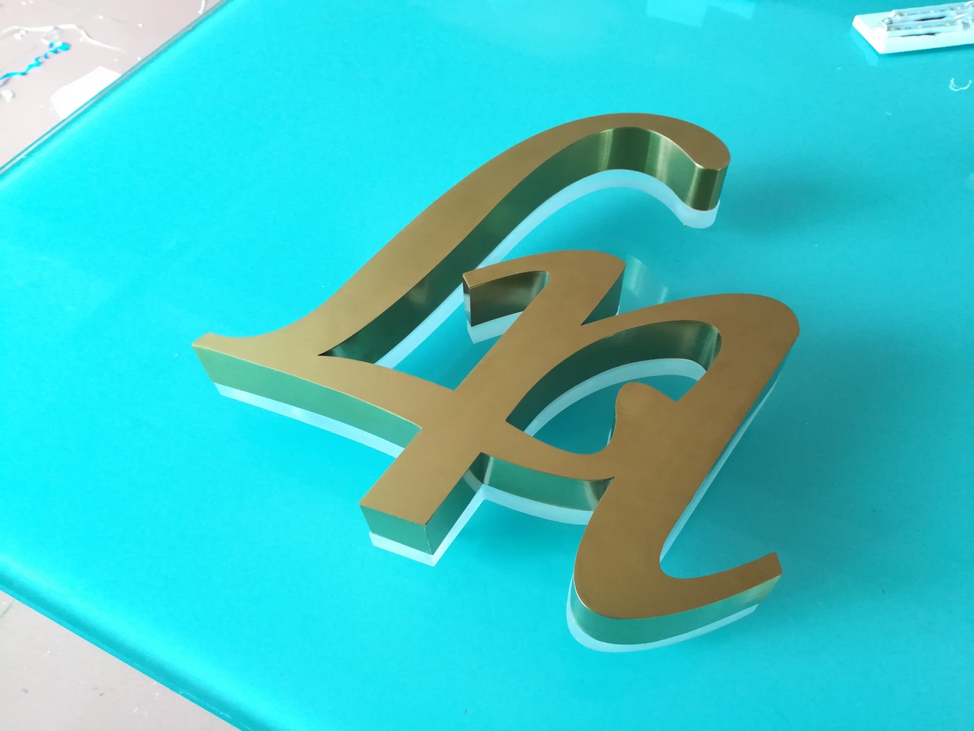 背光字